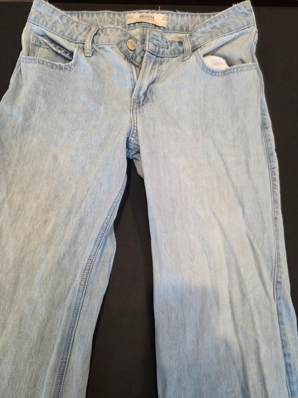 Hollister size 4 Girls Jeans.
